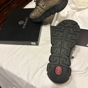 Versace Sneaker men’s size 41 .